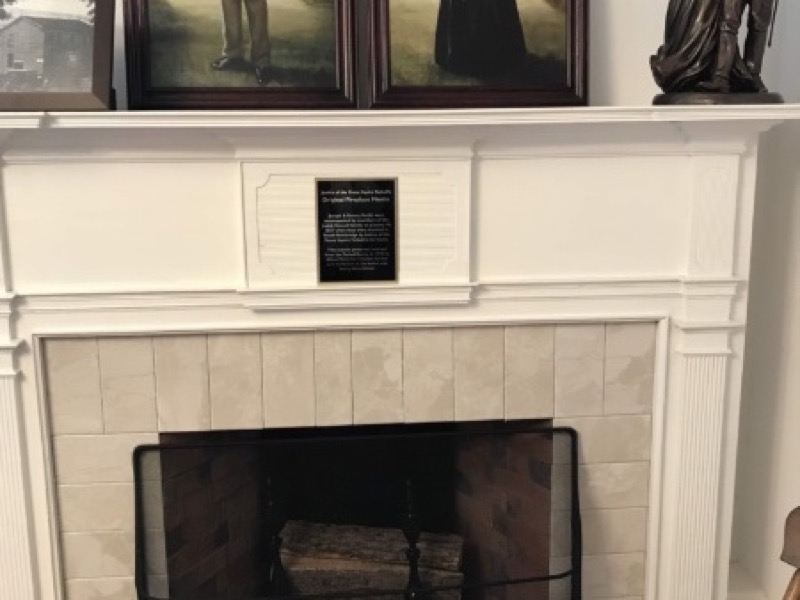Mantel & Photos